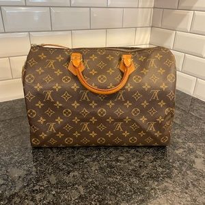 Authentic Louis Vuitton Speedy 35 Classic Monogram